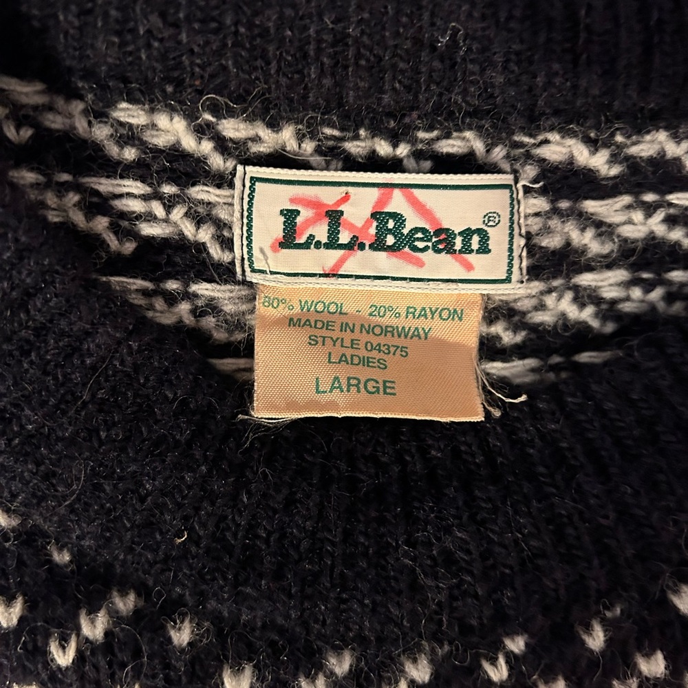 Vintage LL bean sweater navy and white